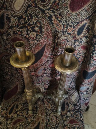 Pareja candelabros altar iglesia meneses