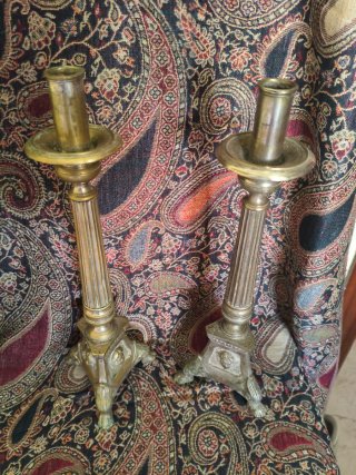 Pareja candelabros altar iglesia meneses