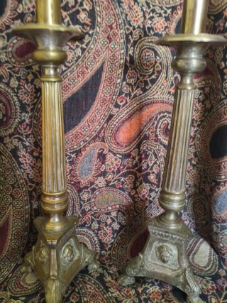 Pareja candelabros altar iglesia meneses