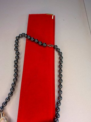 Collana con perle e diamanti (bigiotteria)