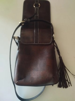 Bolso bandolera marrón con flecos