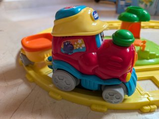 Tren bilingüe Chicco