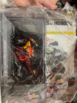 Maqueta KTM RC16 Dani Pedrosa 1/18