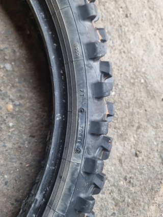 Neumático de moto todoterreno 80/100/21