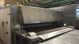 Horno de túnel industrial con cinta