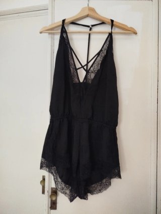 Lote camisón negro encaje y body punto blanco