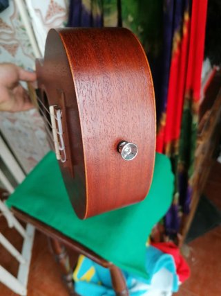 Ukelele Soprano Sunlite con Afinador