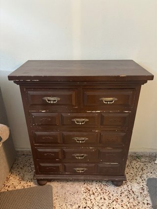 Cómoda de madera para restaurar