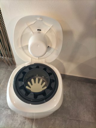 Papelera de pañales Tommee Tippee Sangenic.