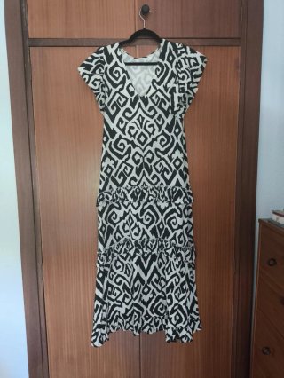 Vestido largo estampado blanco y negro