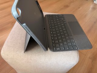 Logitech Combo Touch para iPad 10ª Generación