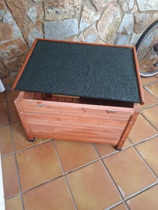 Casa para perros o gatos de madera