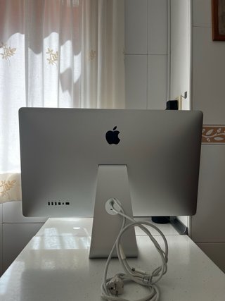 Apple Thunderbolt Display 27