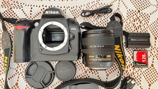 EXCELENTE Camara Nikon D70S Completa con bolsa PRO