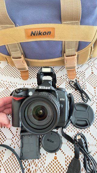 EXCELENTE Camara Nikon D70S Completa con bolsa PRO