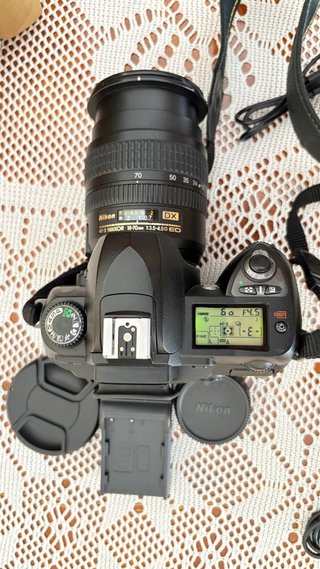 EXCELENTE Camara Nikon D70S Completa con bolsa PRO