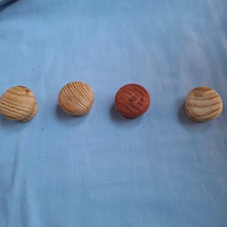 Lote 10 tiradores madera variados