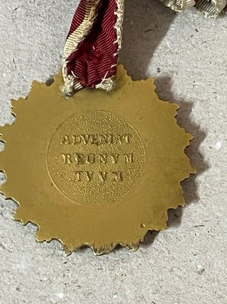 Bonita medalla del Sagrado Corazon. Cinta original