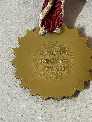 Bonita medalla del Sagrado Corazon. Cinta original