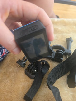 Camara deportiva con accesorios