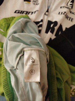 Maillot Ciclismo Kern Pharma