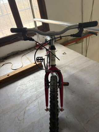 Bicicleta ATK Kiddy 200 20 Roja y Blanca
