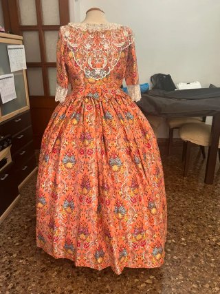 Traje Fallera Salmón Siglo XVIII