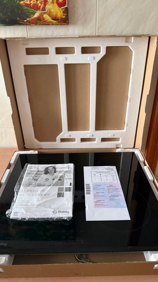 Encimera Balay 4 zonas vitrocerámica. NUEVA