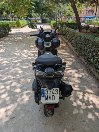 KYMCO DTX 125 24 7.500 km + 3 cascos