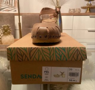 Zuecos Merkal Beige/Marrón Talla 39