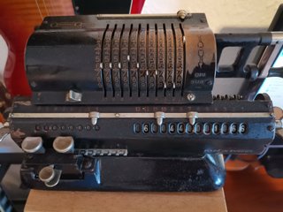 Calculadora W. T. Odhner Antigua