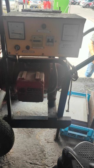Generador eléctrico, está en Xinzo de Limia.
