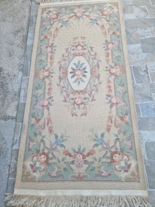 Tappeto vintage floreale beige e rosa