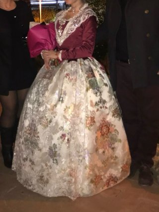 VENDO TRAJE DE FALLERA EN PERFECTO ESTADO