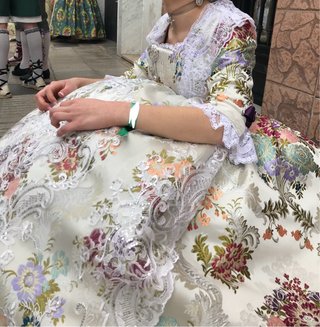 VENDO TRAJE DE FALLERA EN PERFECTO ESTADO