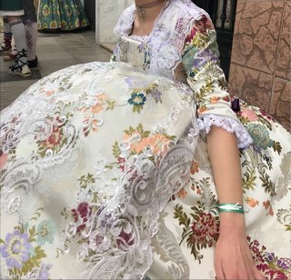 VENDO TRAJE DE FALLERA EN PERFECTO ESTADO