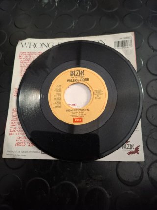 Valerie Dore Wrong Direction 45giri