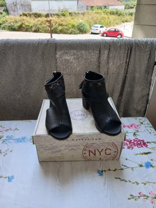 Sandalias negras de mujer