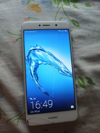 Movil wuawei color gris