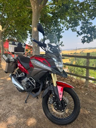 Moto Hispania Tray 125cc Roja