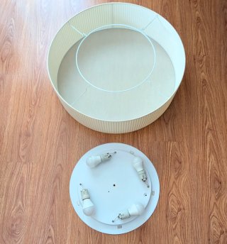 Lámpara Salón Beige 70cm diámetro y 18 cm de alto.
