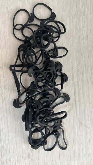 Gomas elásticas negras con enganche