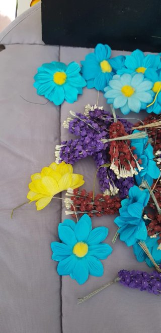 Lotto fiori decorativi in stoffa per creazioni DIY