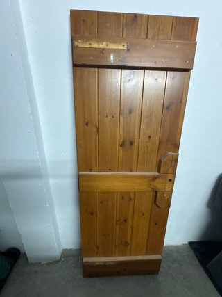 Puerta de madera maciza