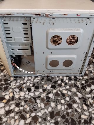 Torre PC retro beige