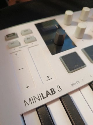 Arturia Minilab 3 Teclado Controlador MIDI
