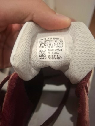Zapatillas Adidas Marrones y Blancas