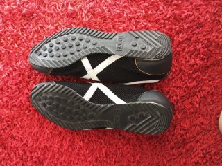 Zapatillas Munich Negras y Blancas