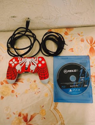 PS4 Slim 500GB + 2 Controller