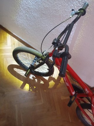 Bicicleta BMX Roja